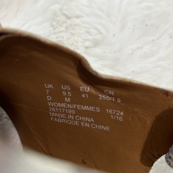 Clark’s Annabel Eirwyn Metallic Gold sandals - Picture 7 of 9